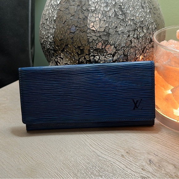 Louis Vuitton Handbags - -MI0954 Louis Vuitton Wallet Long Epi Porte Yen Cartes Credit Bifold